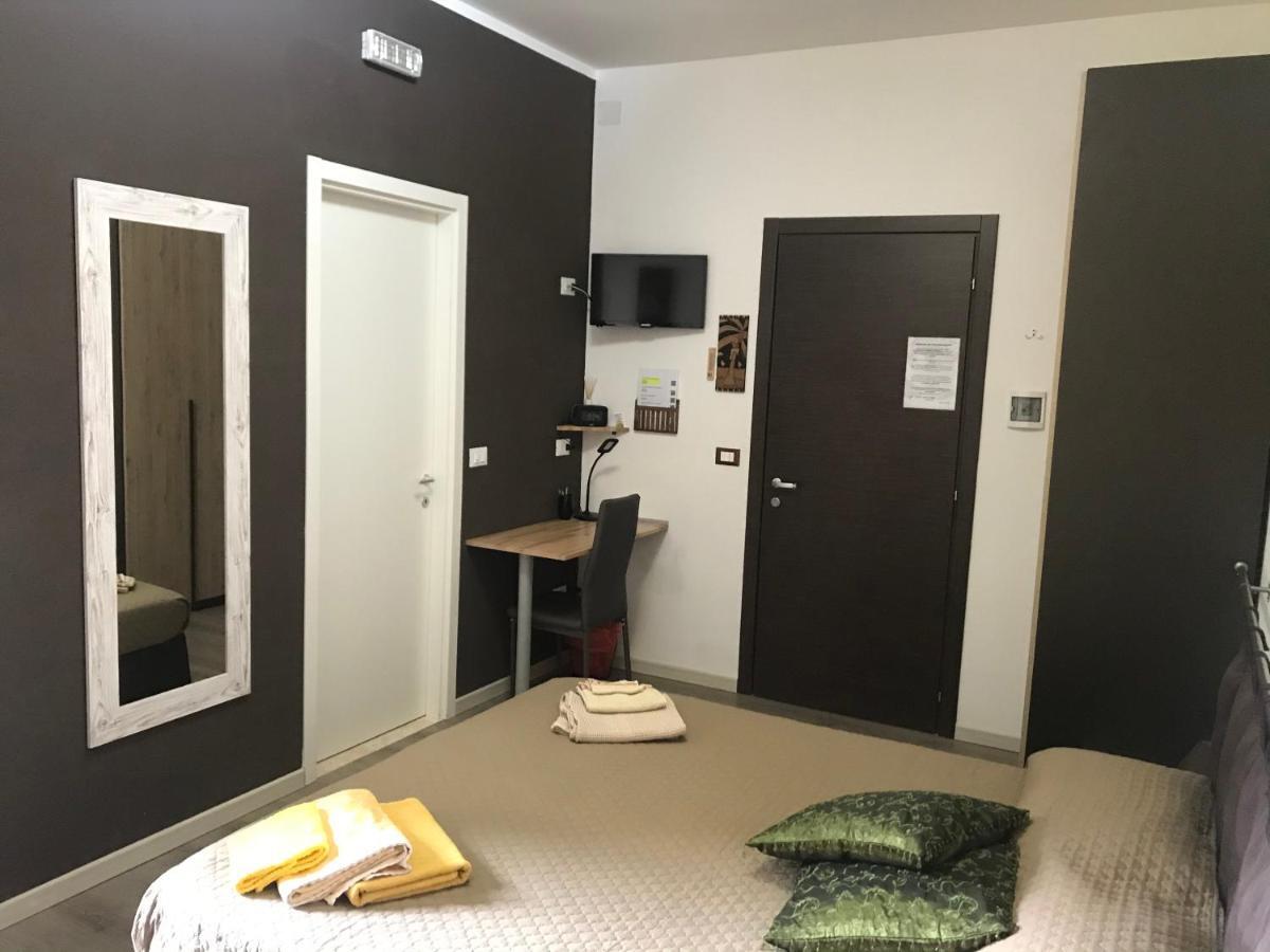 Da Gianni E Bea Hotell Foligno Exteriör bild